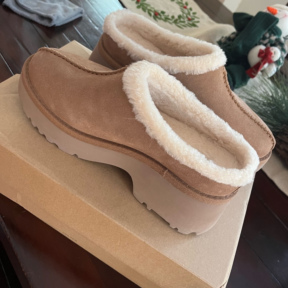 NIB Ugg New Heights Cozy Clog